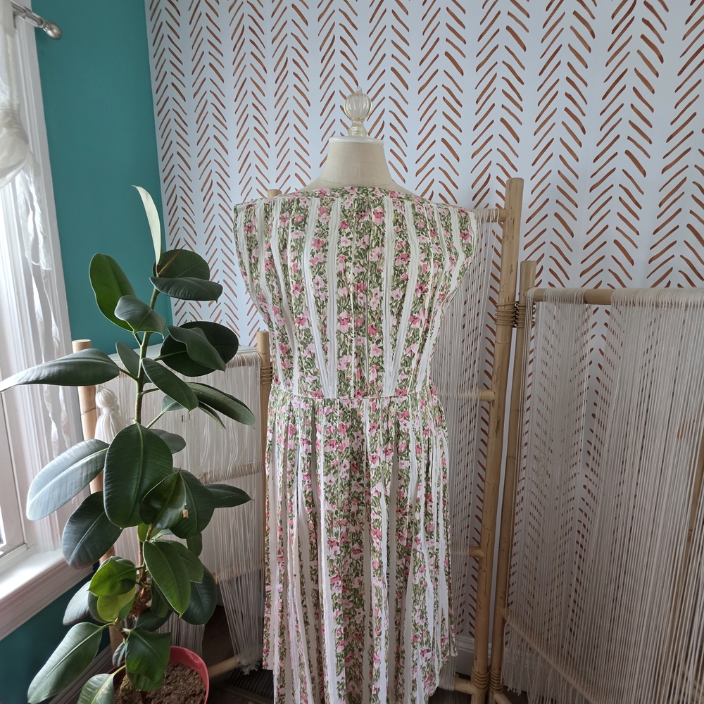 Elegant Floral Midi Dress in Pink and White